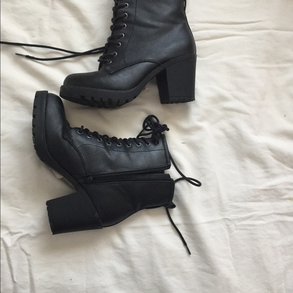 Black platform combat boots - Picture 7 of 8